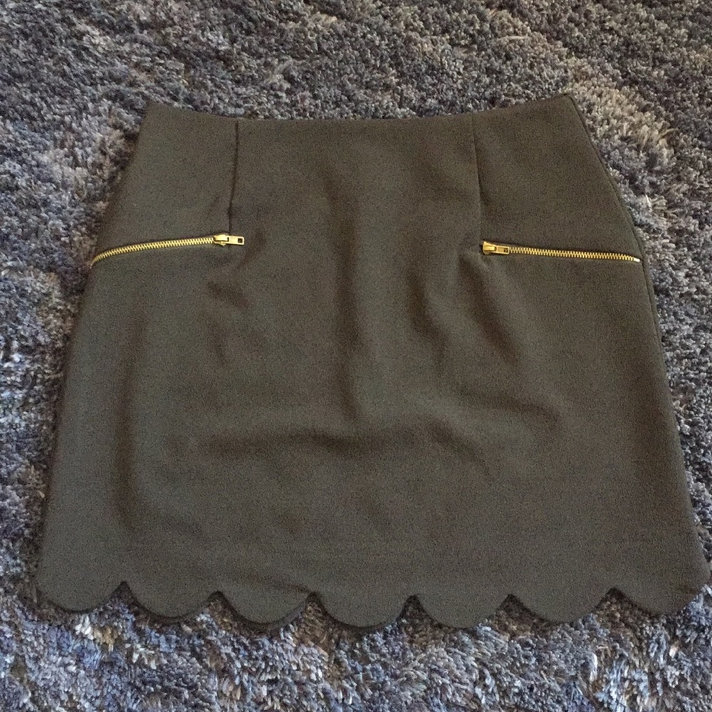 Cute scalloped black skirt